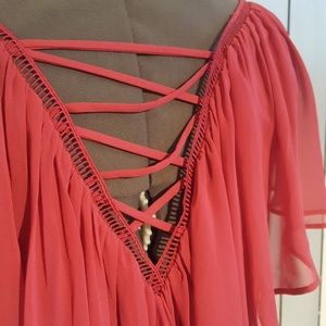 WHBM Vneck Sleevless flowy blouse